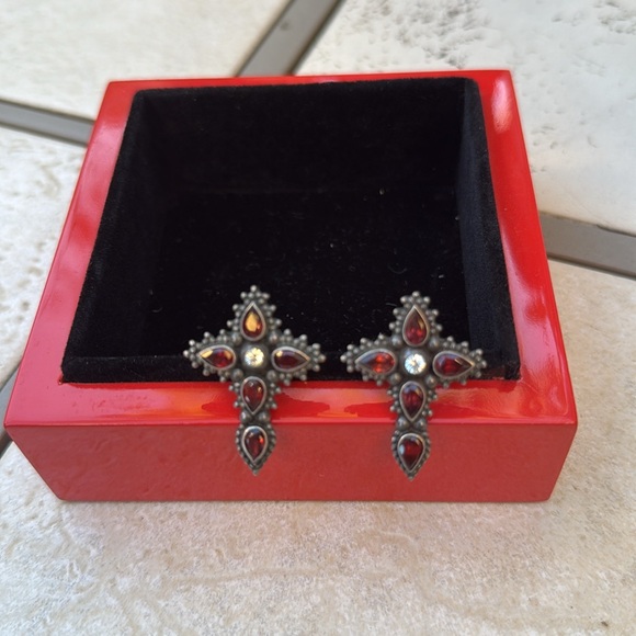 Elegant Red Gemstone Earrings - Picture 3 of 4